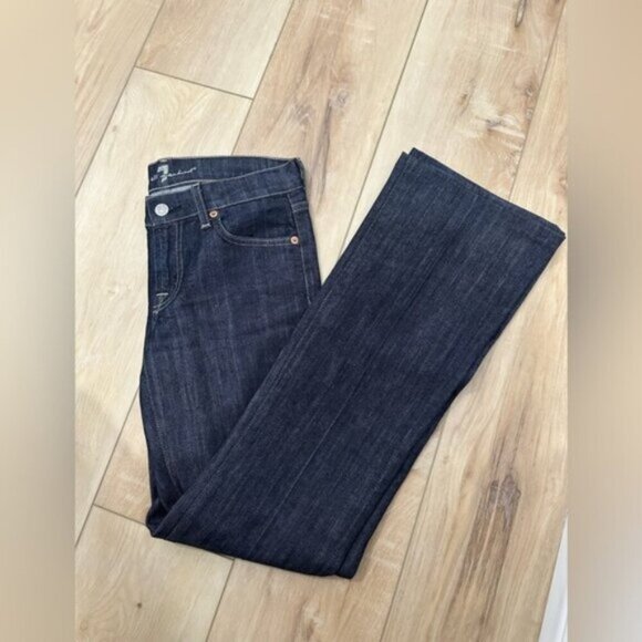 LIKE NEW- 7 FOR ALL MANKIND BOOTCUT JEANS - Picture 1 of 9